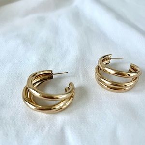 Gold plated triple hoop medium earring